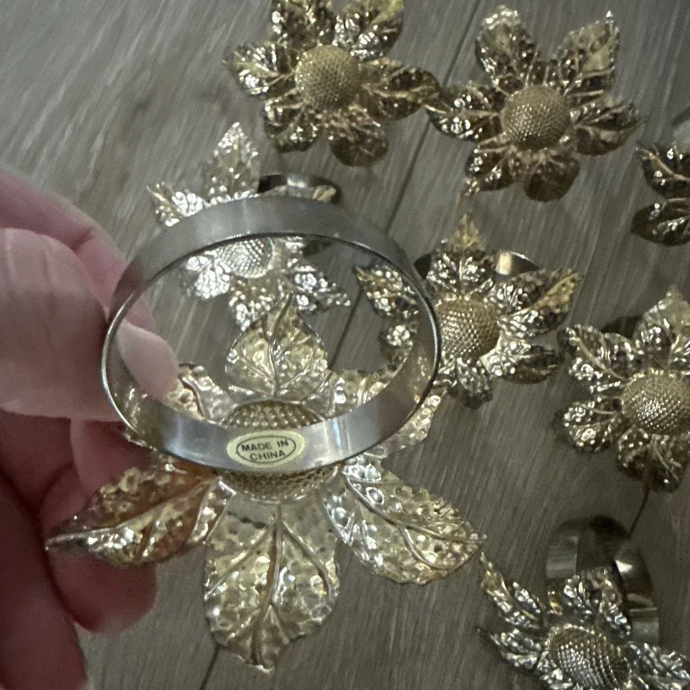 Napkin Ring Holders-‎ Gold Toned Set Of 10 Flower Vintage